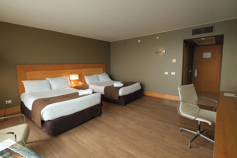 Suite, 2 Double Beds, Sea View - Photo 5