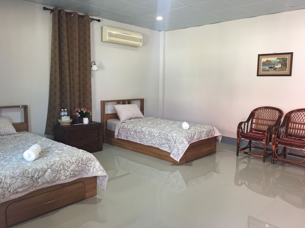 Standard Twin Room - Photo 6