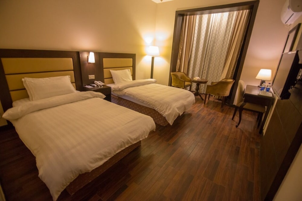 Deluxe Twin Room photo 2