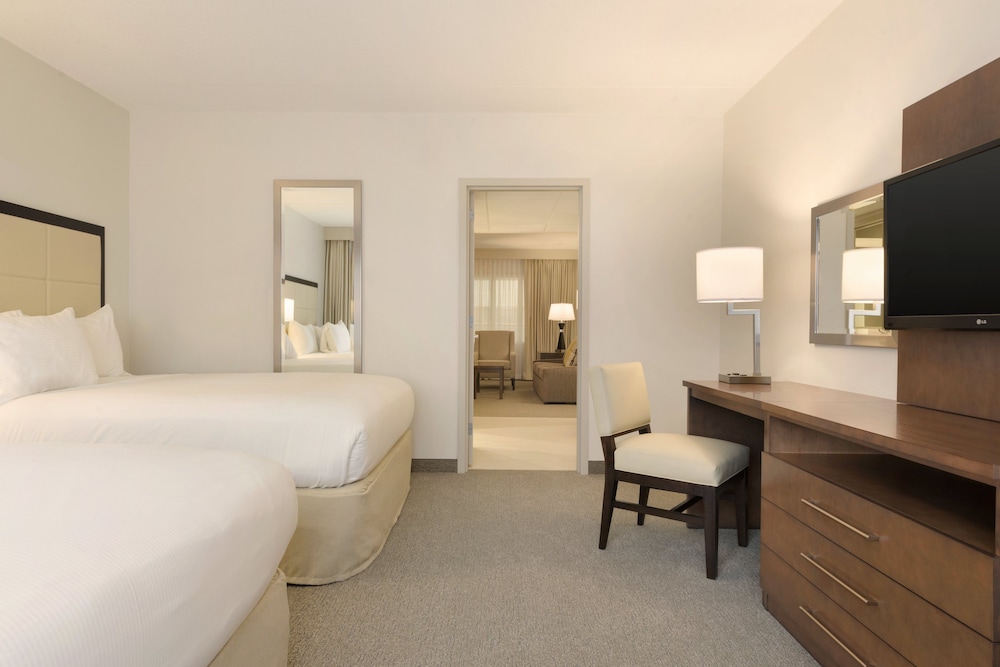 Suite, 2 Queen Beds, Accessible, Non Smoking photo 2