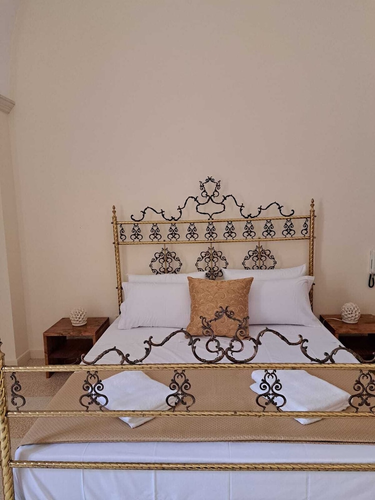 Deluxe Suite, Balcony, City View
