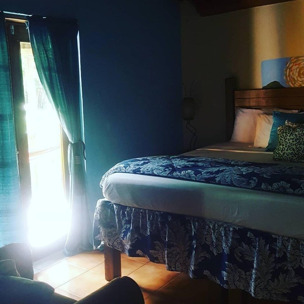 Economy Room, 1 King Bed, River View, Mountainside (Van Gogh Room) photo 3