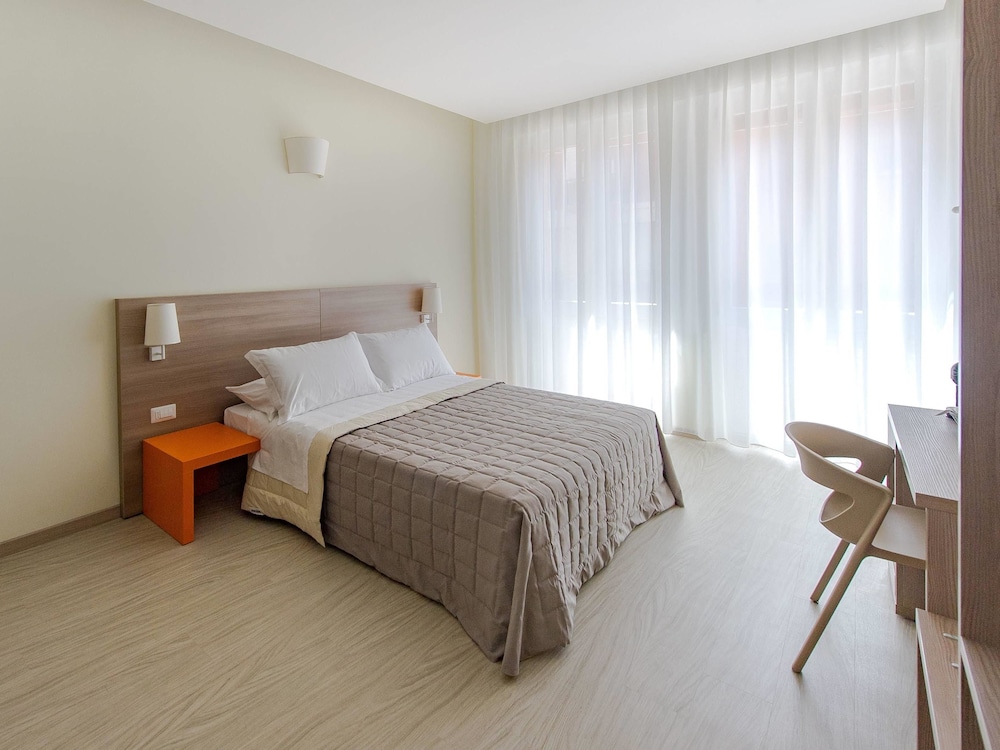 Superior Double or Twin Room, Private Bathroom, City View