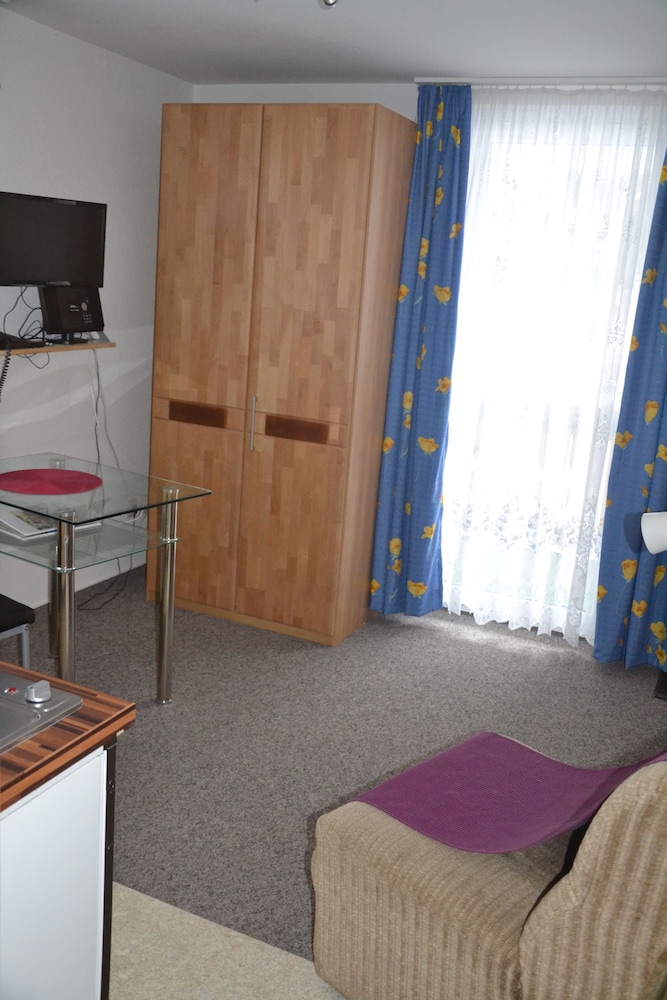 Apartment (No 3) photo 2