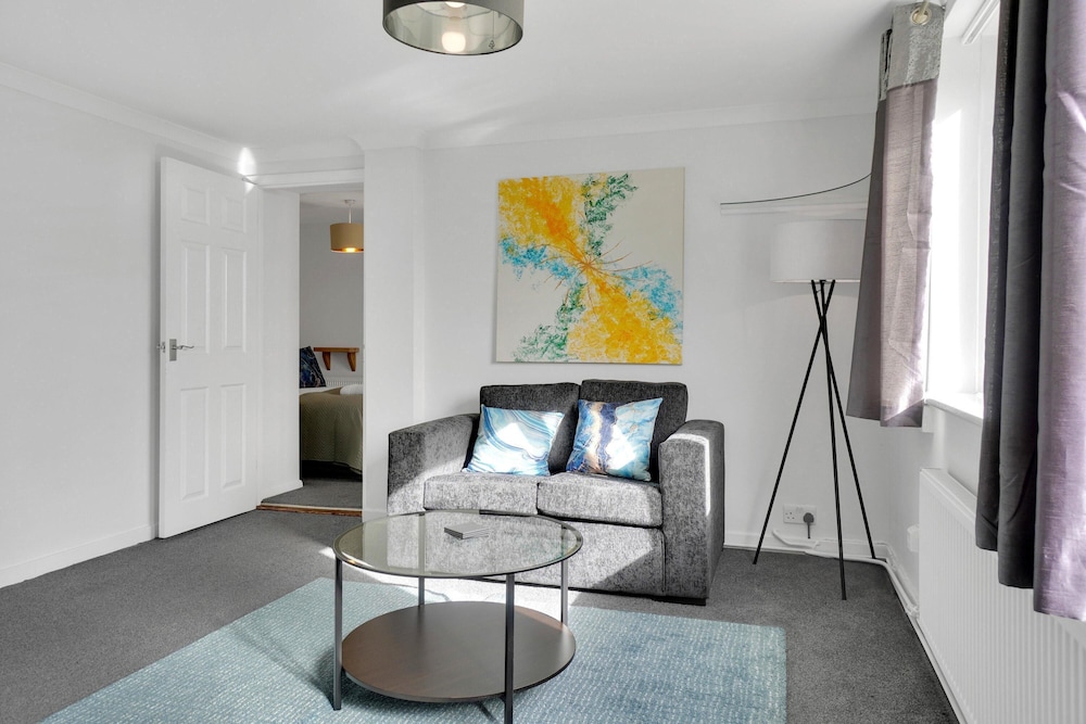 Apartment photo 2