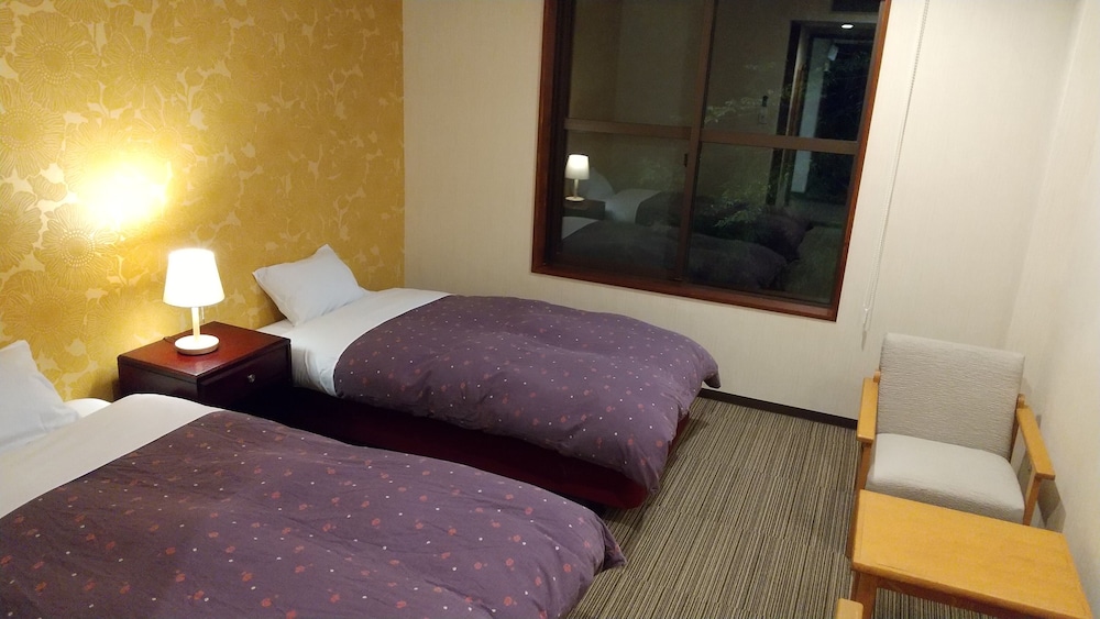 Twin Room - Photo 5