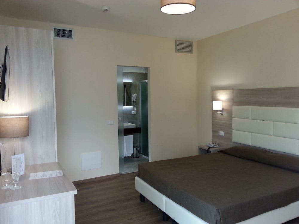 Double Room, Garden View, Annex Building photo 1
