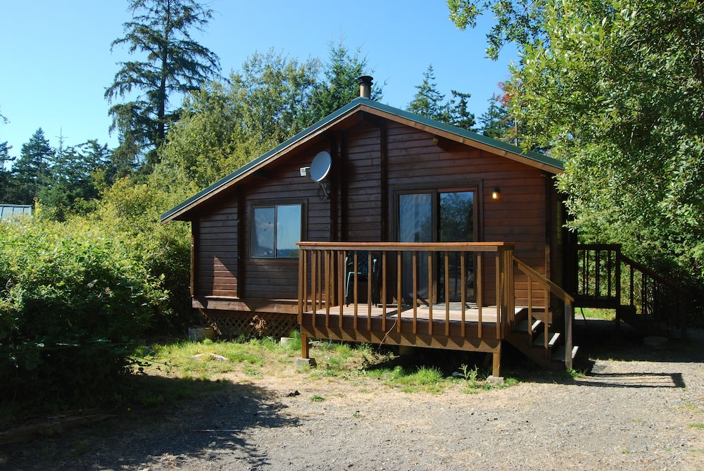 Beachside Cabin (No Pets, Linens  Included) photo 2