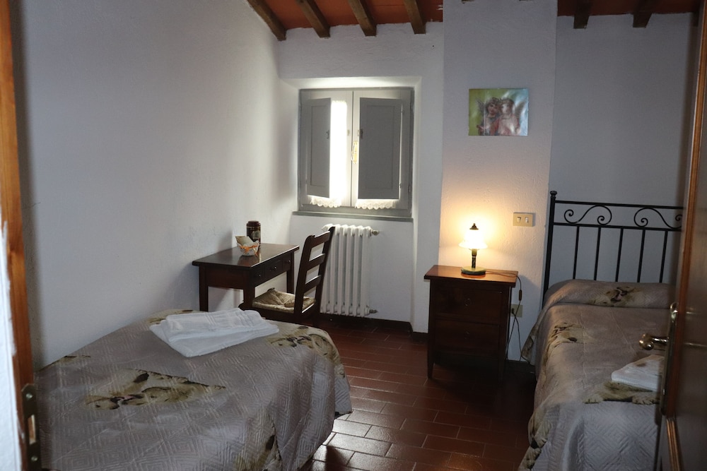 Economy Apartment, 3 Bedrooms, Fireplace, Valley View photo 2