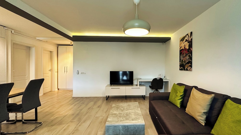 City Apartment photo 2