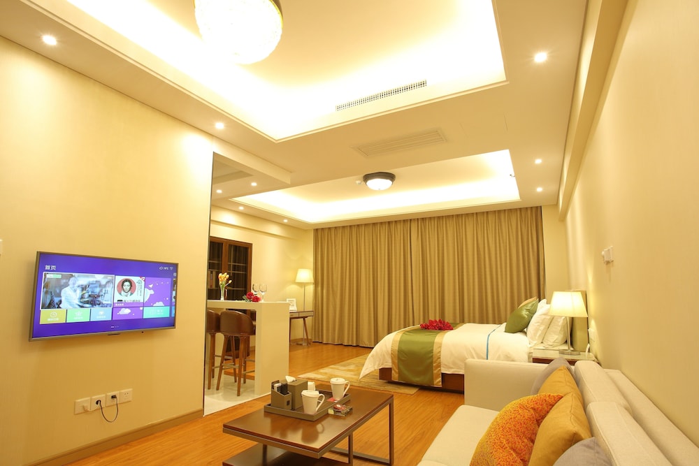 Sunshine Apartment B with 1 Bedroom photo 2