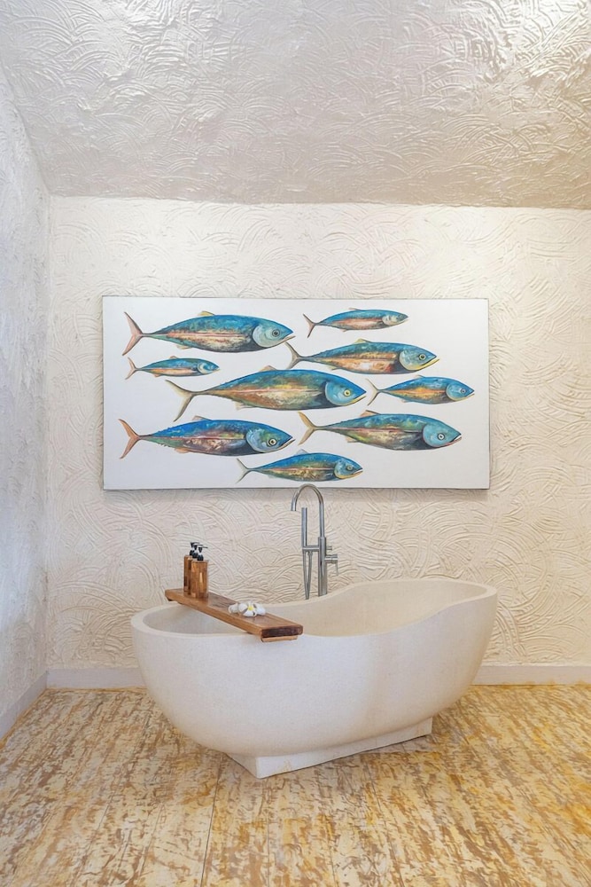 Superior Bungalow, Bathtub, Pool View photo 2