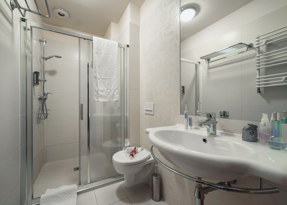 Standard Double or Twin Room photo 3