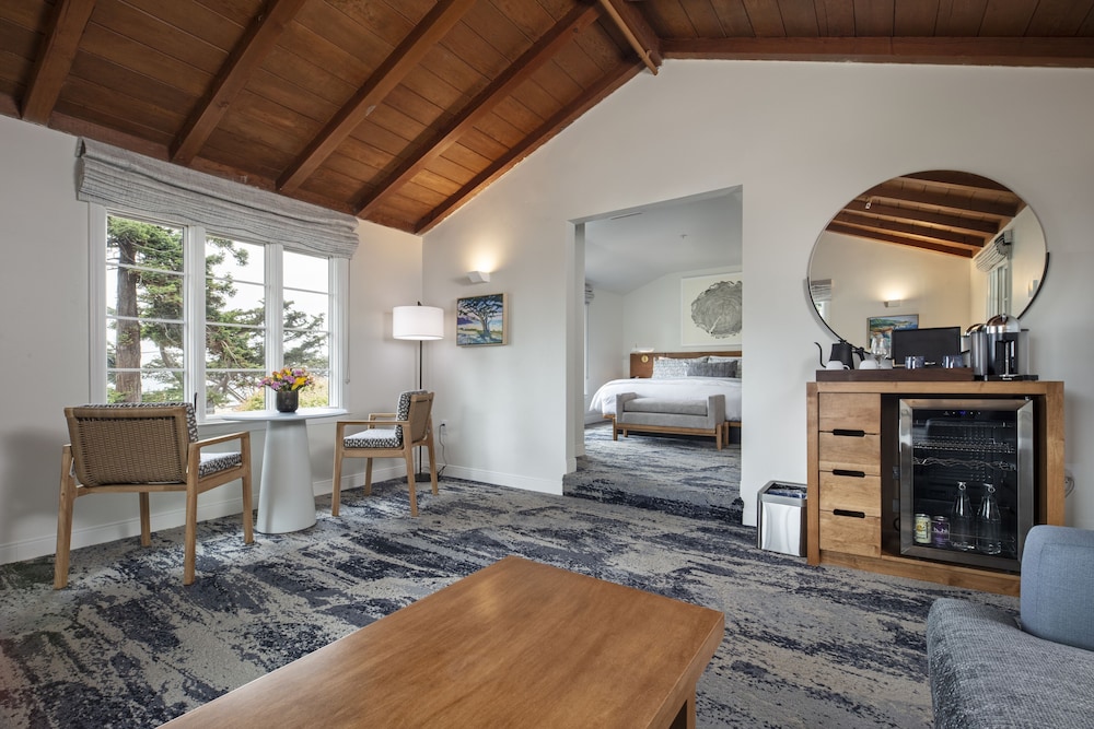 Carmel Point Suite