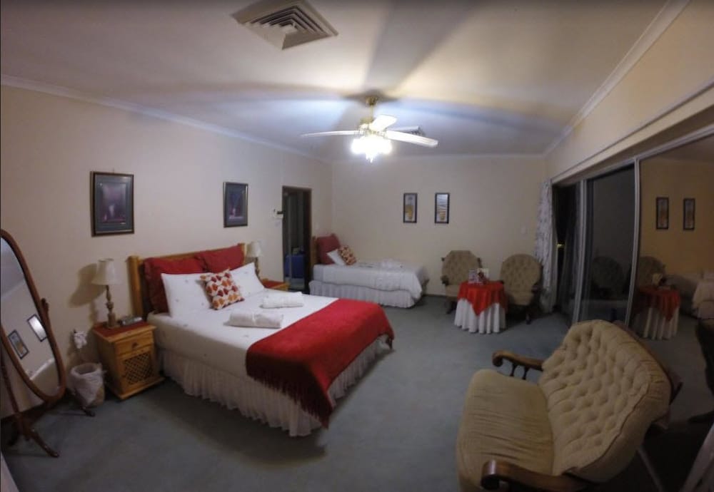 Suite (Shark) photo 1
