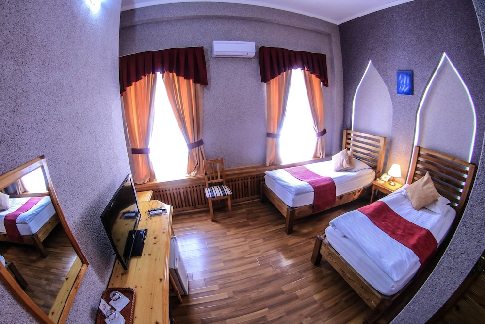 Deluxe Twin Room, City View photo 2