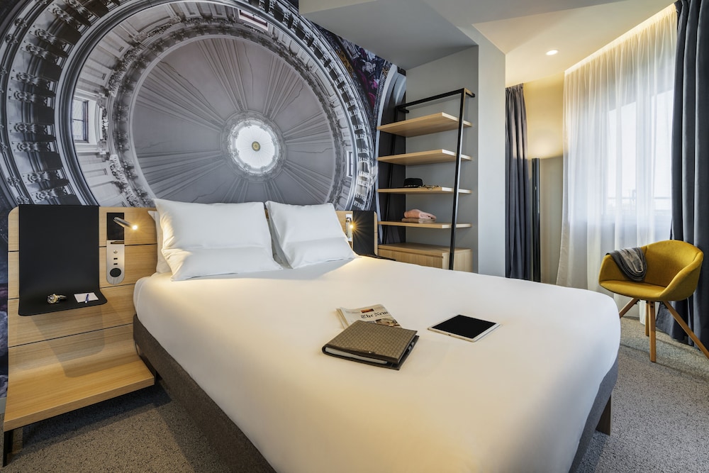 Superior Room, 1 Double Bed, Balcony (Paris rooftops view)