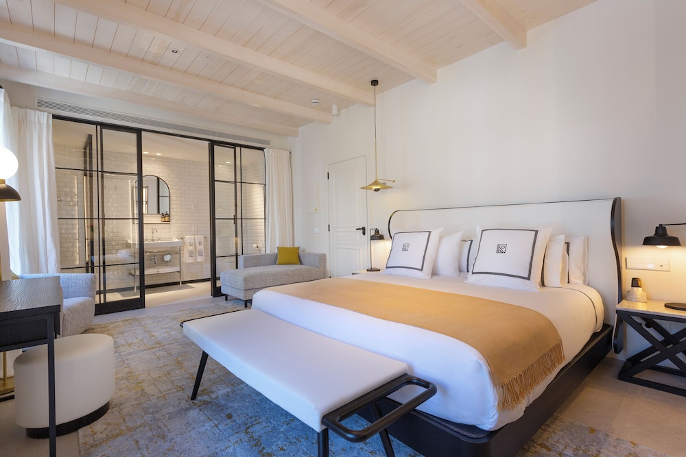 Junior Suite, City View