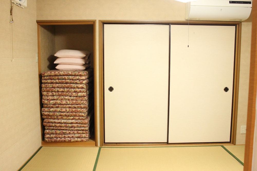 Standard Japanese Western Style Room For 6 Guests photo 3