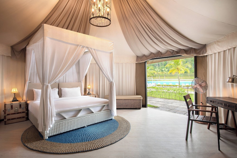 Tent, 1 King Bed with Sofa bed, Pool View