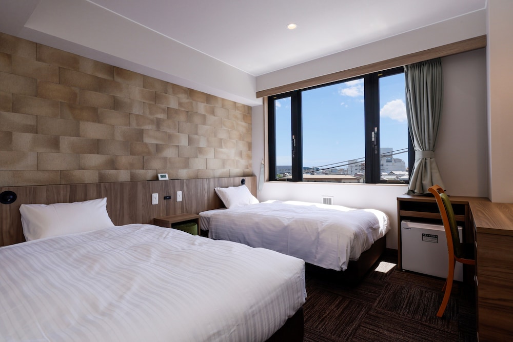 Twin Room, Non Smoking - Photo 1