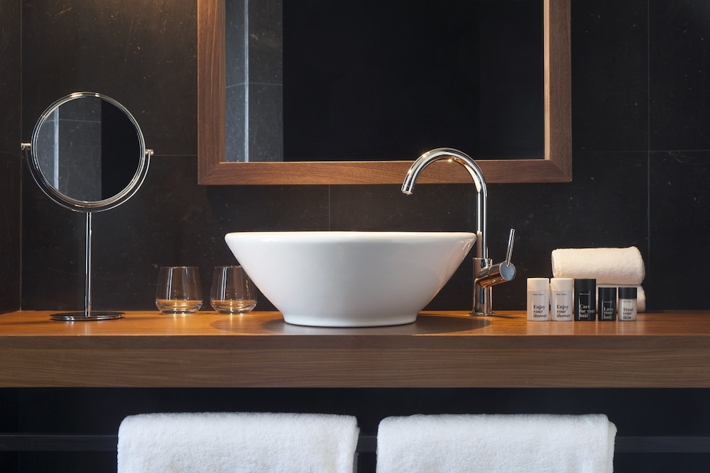 Luxury Suite, City View (High floor) - Photo 10