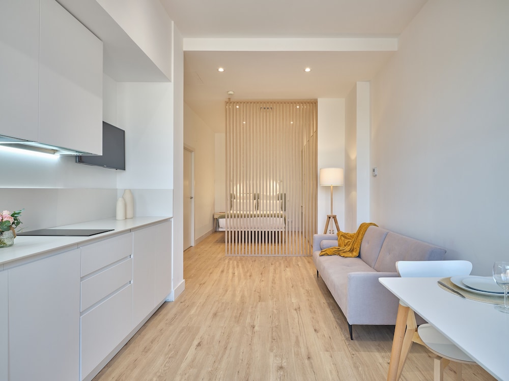 Standard Studio Suite - Photo 1