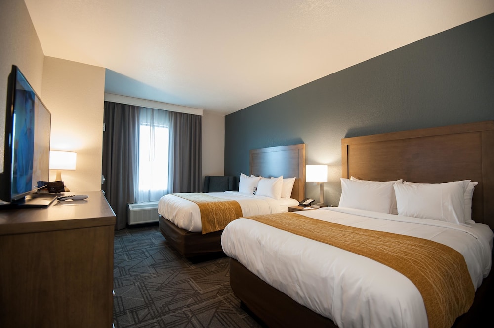 Suite, Multiple Beds, Non Smoking (Upgrade) photo 1