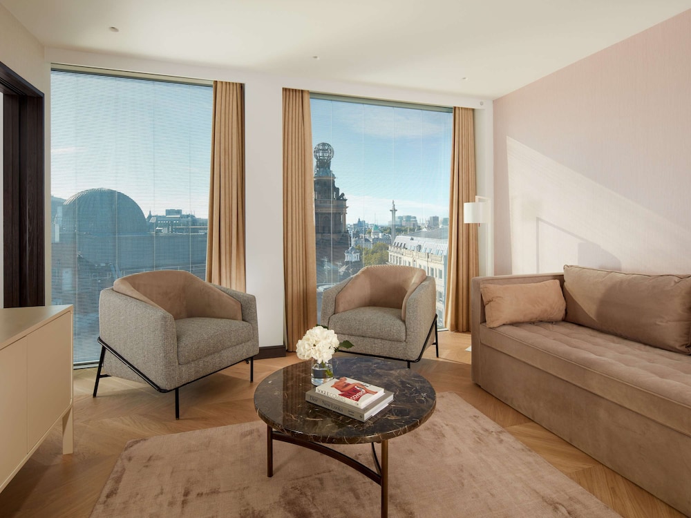 Suite, 1 Bedroom (London Eye View) photo 2