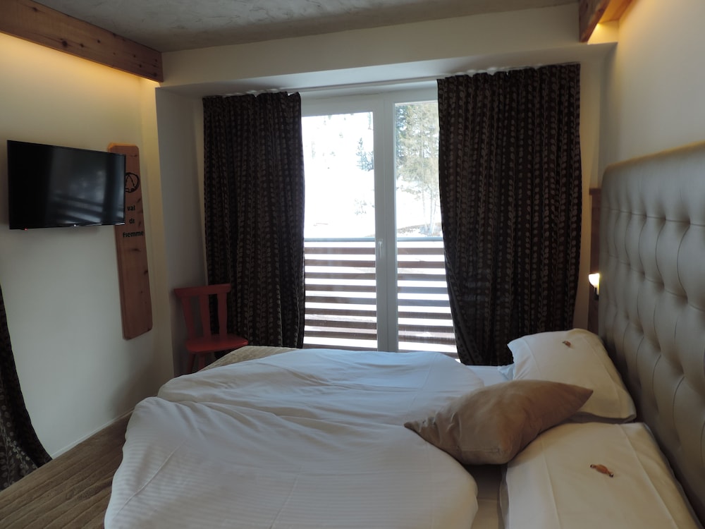 Double Room, Mountain View (Genziana) photo 2