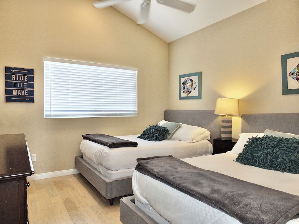 House, Multiple Beds, Patio, Partial Ocean View (Beauty by the Beach)