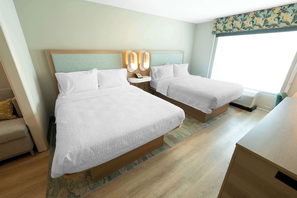 Room, Multiple Beds, Refrigerator