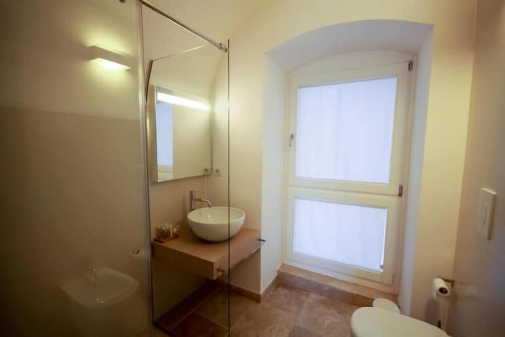 Economy Double Room - Photo 2