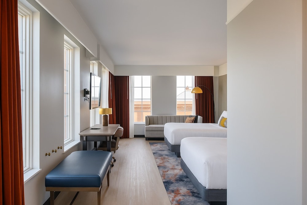 Standard Room, 2 Queen Beds, Corner - Photo 4
