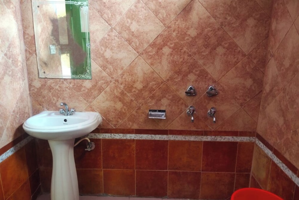 Standard Double Room - Photo 3