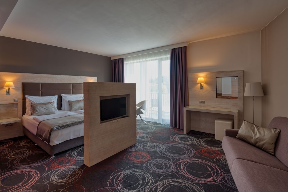 Double Room - Disability Access photo 1