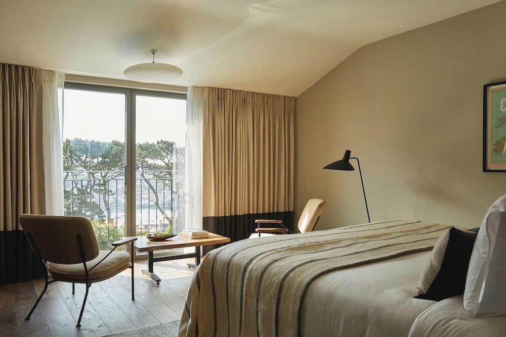 Deluxe View Room - Photo 1