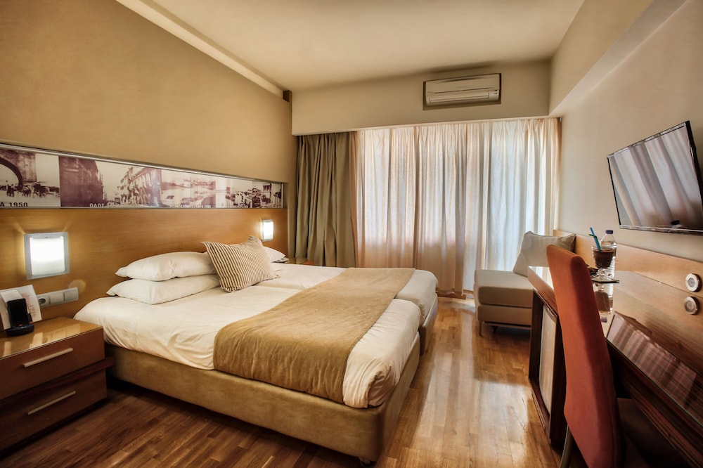 Superior Room Street View - Photo 3