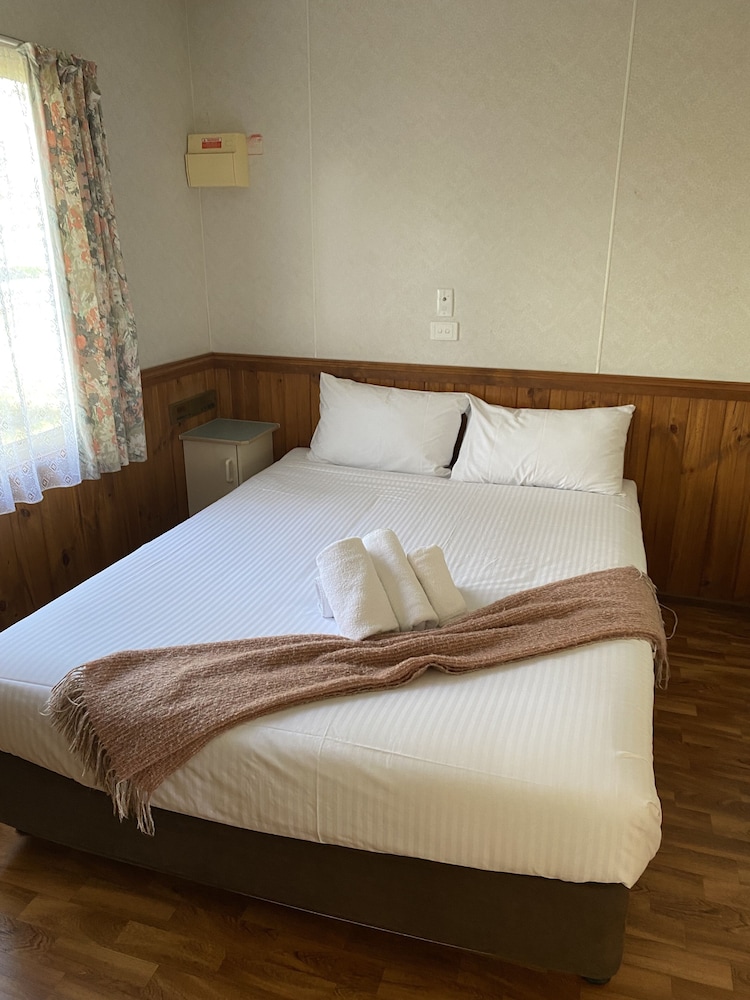 Standard Cabin, 1 Queen Bed, Kitchenette photo 2