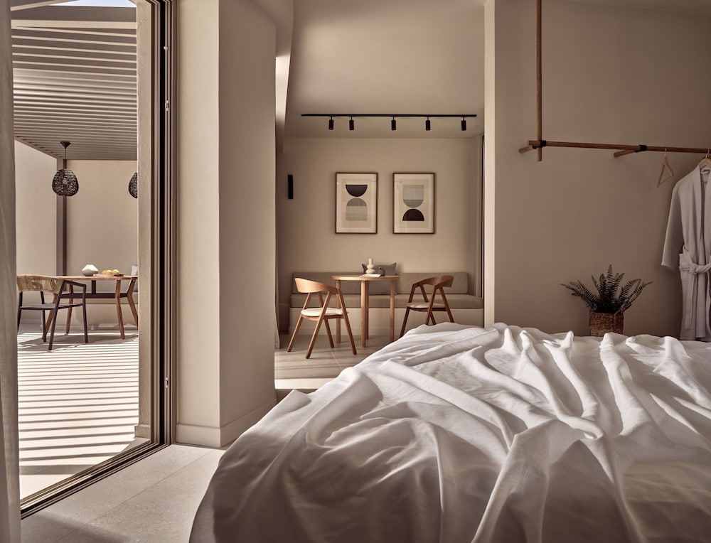 Junior Suite, 1 King Bed with Sofa bed, Private Pool