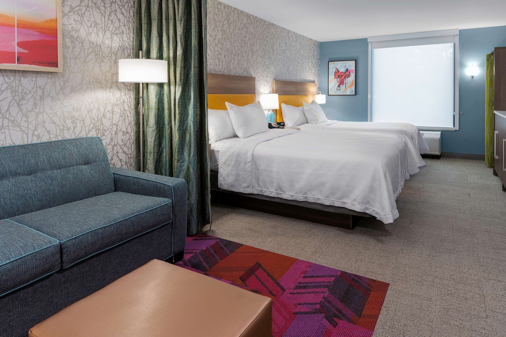 Studio, 2 Queen Beds, Accessible (Mobility & Hearing, Roll-in Shower) - Photo 4