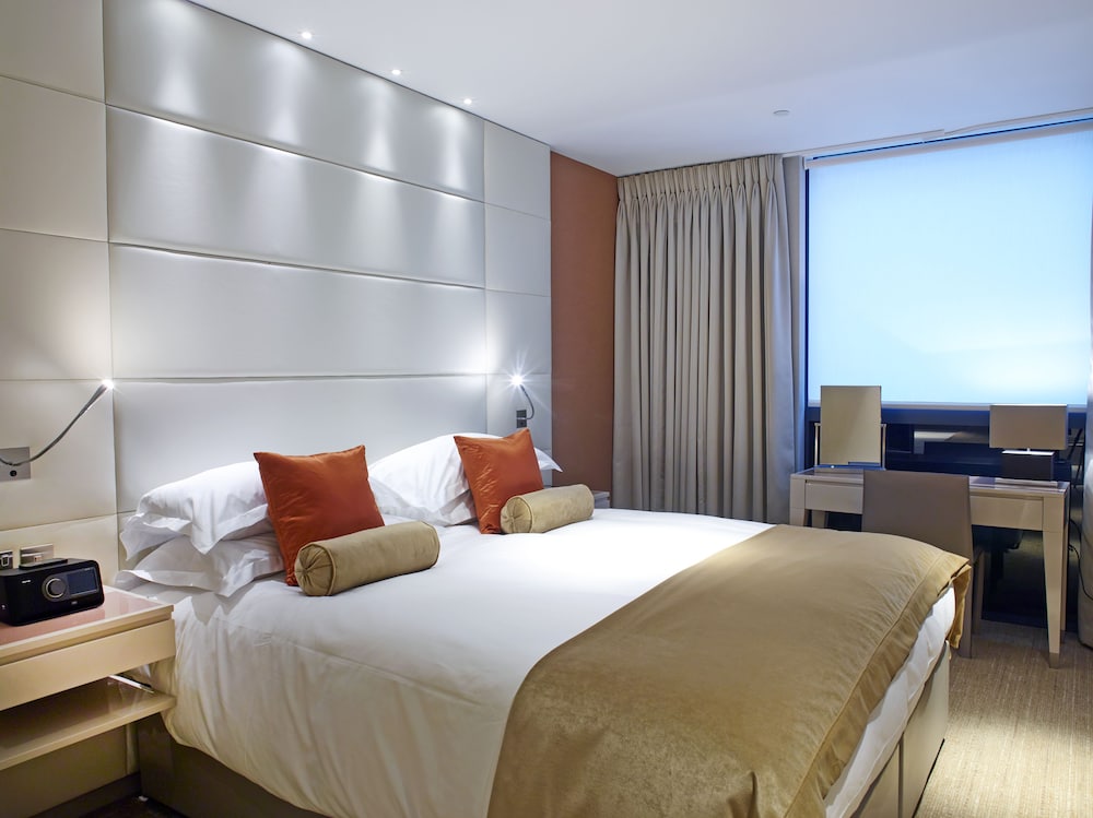 Superior One Bedroom Urban View - Sofa Bed
