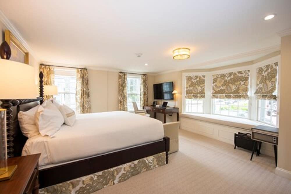 Anna Gardener Suite