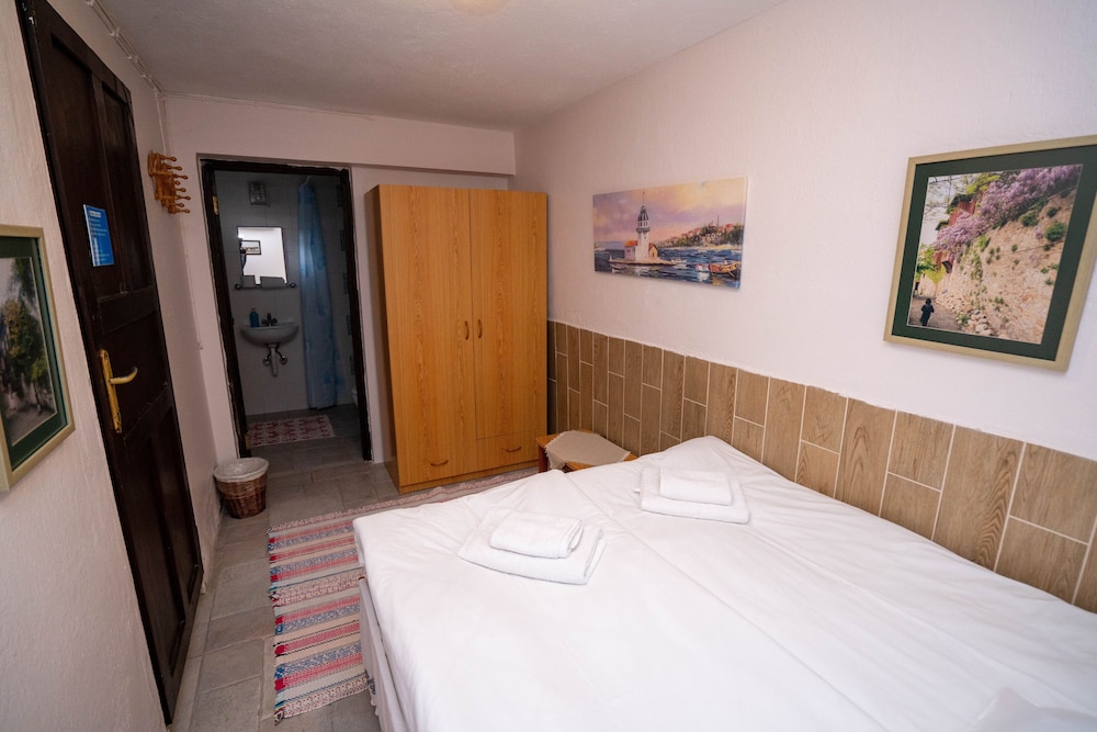 Standard Room photo 2