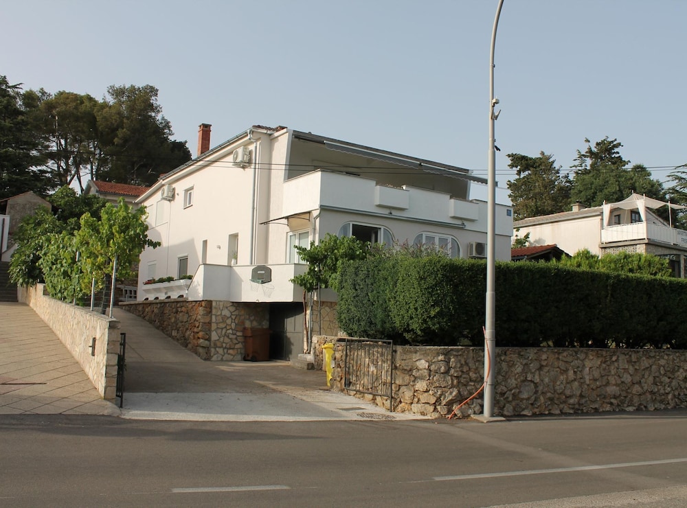 Apartment (Two Bedroom Apartment with Sea View a)
