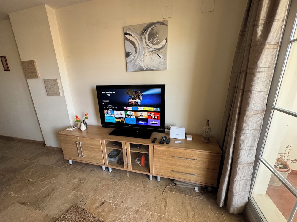 Beautiful 2 Bedroom 2 Bathroom Apartment With Several Pools, 사진 13