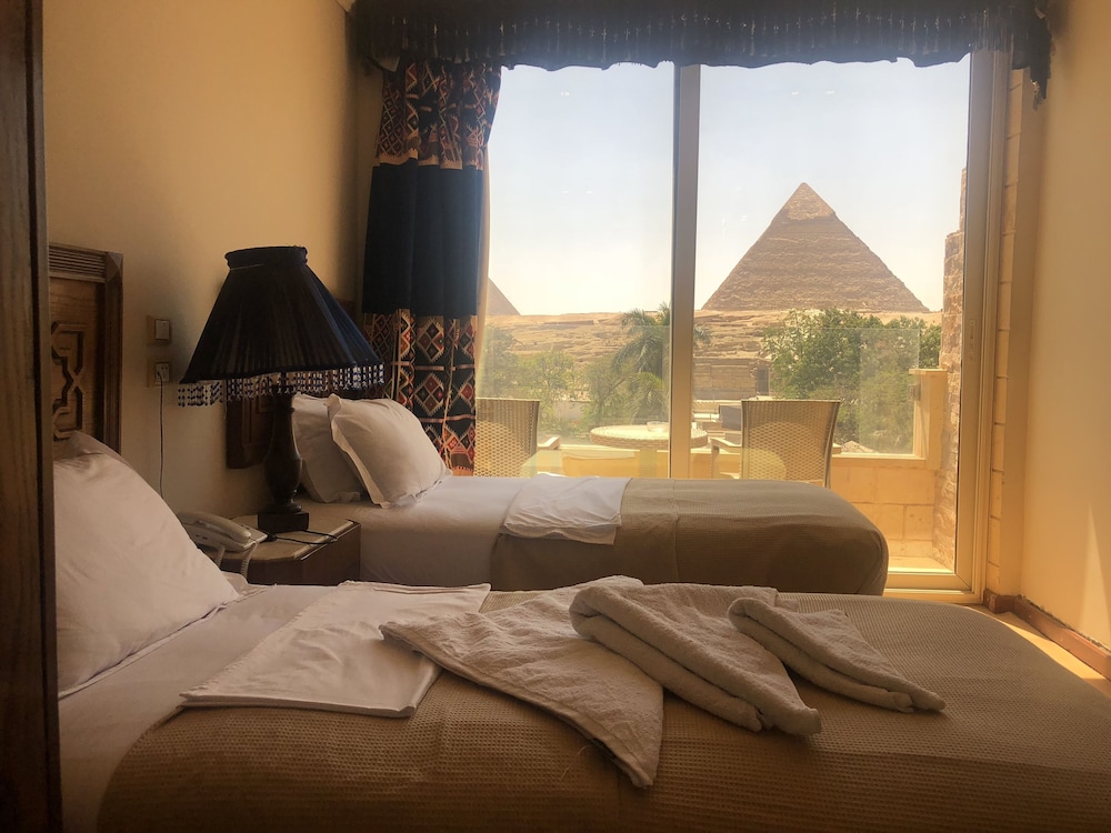 Double or Twin Room with Balcony and Pyramids View