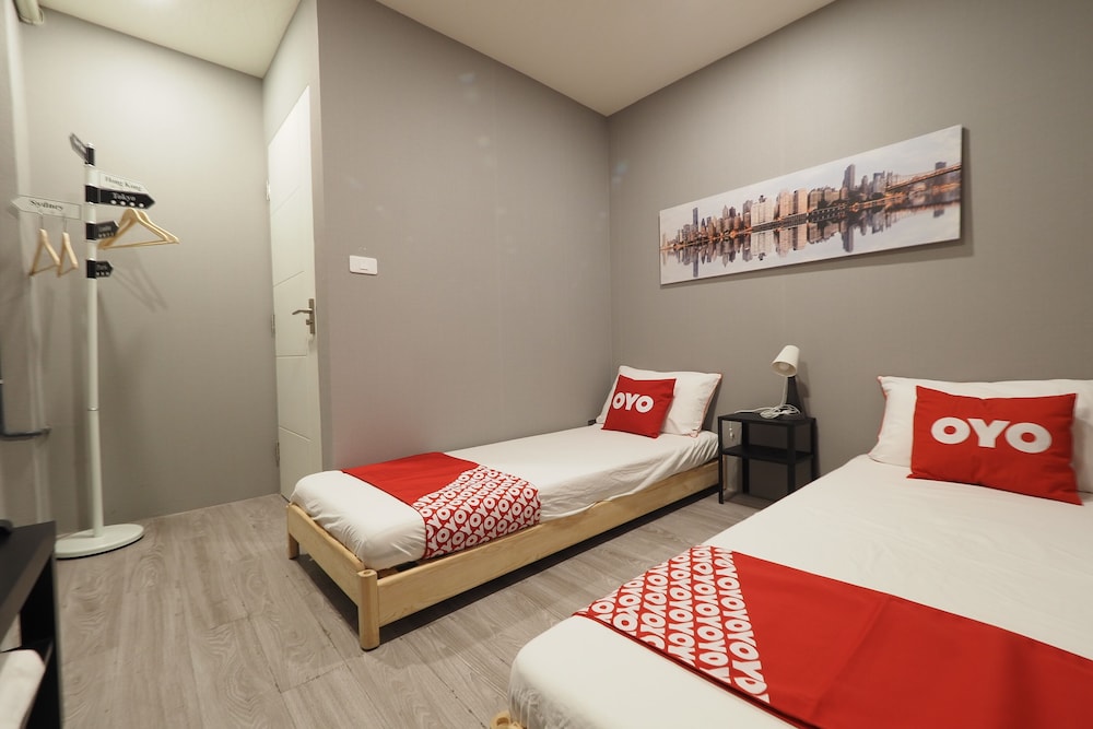 Premium Twin Room, Shared Bathroom photo 3