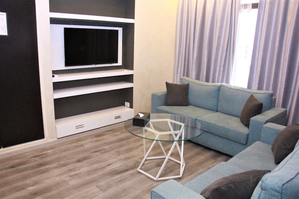 Executive Suite, City View photo 1