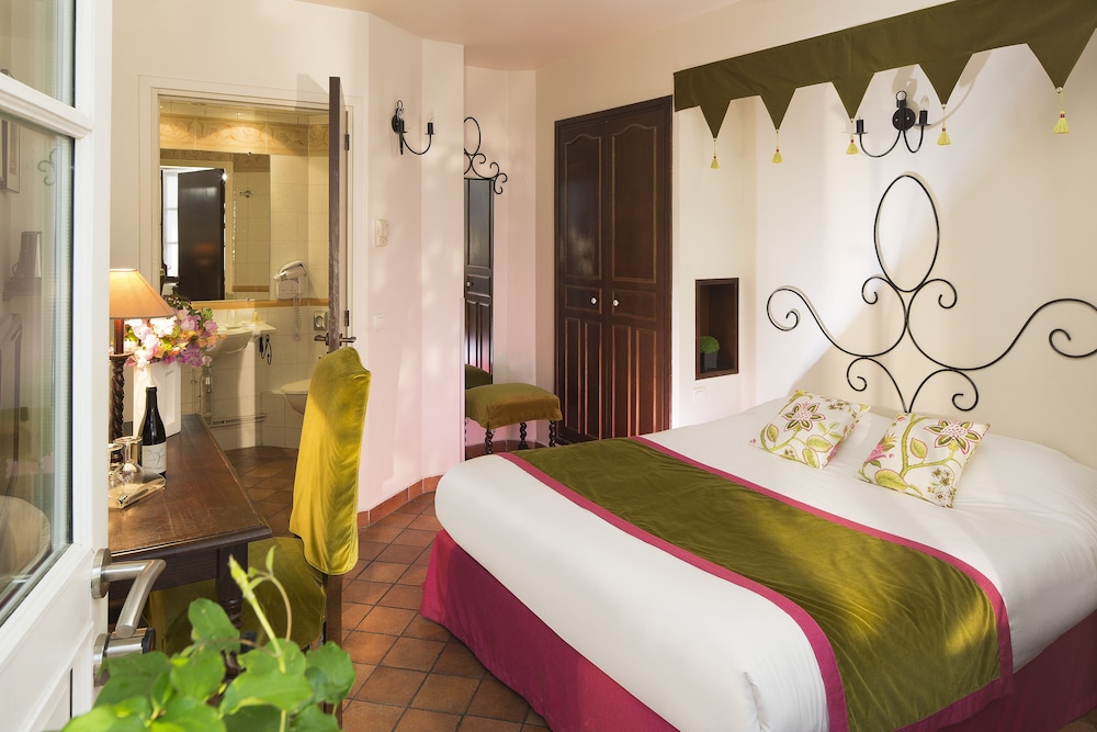 Double Room thumbnail 5